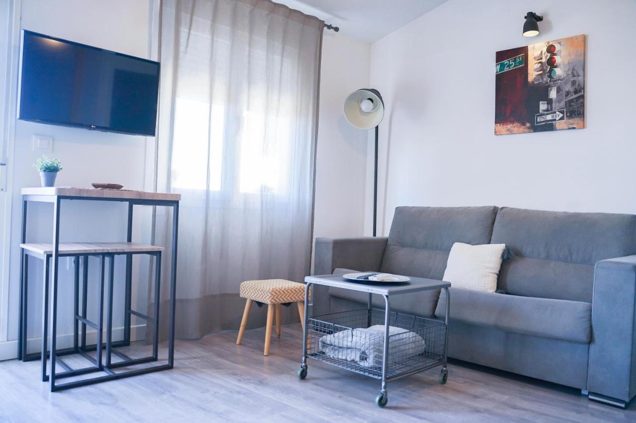 Apartamentos Suites Cariatide Plasencia Exterior photo