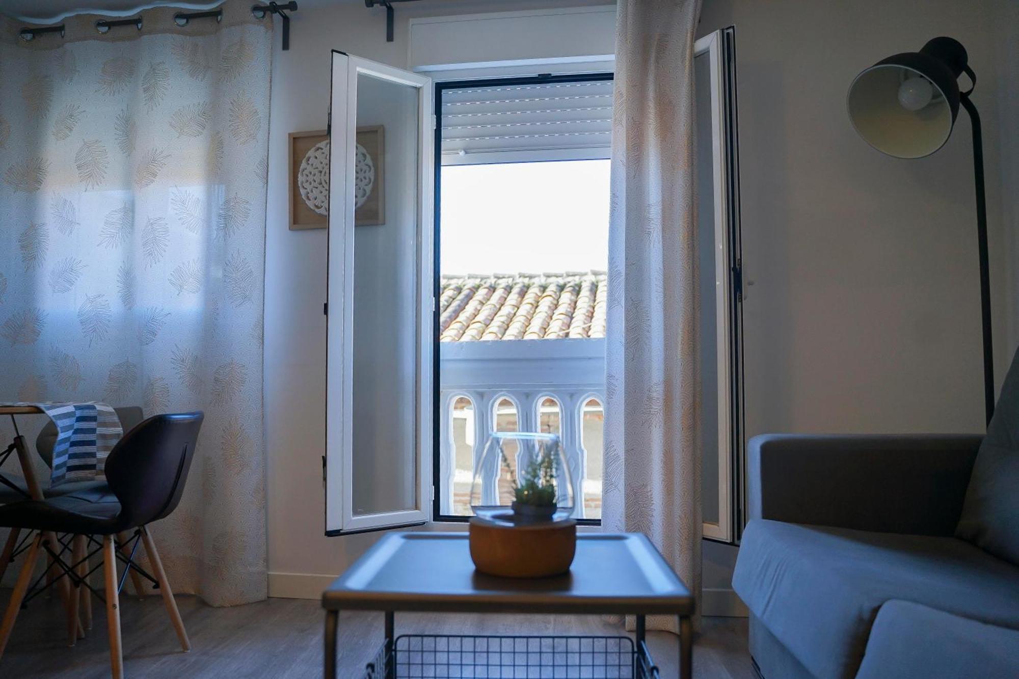 Apartamentos Suites Cariatide Plasencia Exterior photo